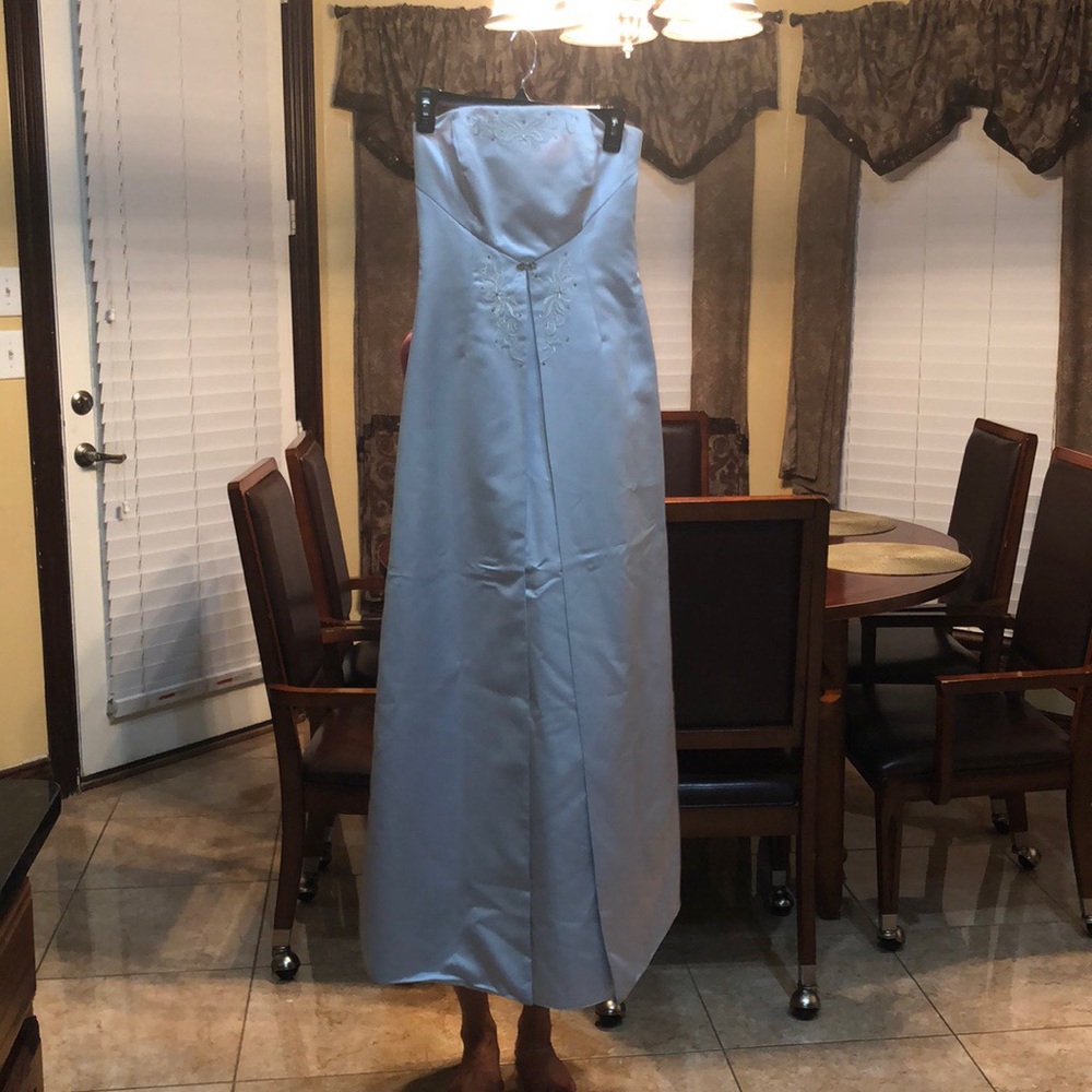 baby blue strapless prom dress!